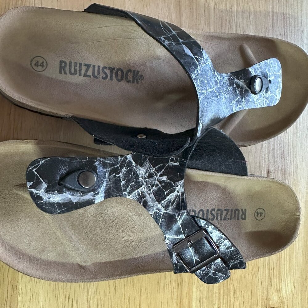 Women's shoes
